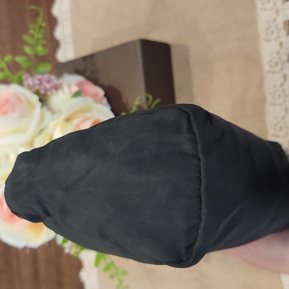 Authentic Prada pouch - Picture 4 of 8